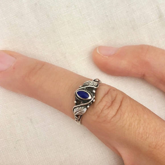 Sterling Silver Ring - Picture 3 of 7